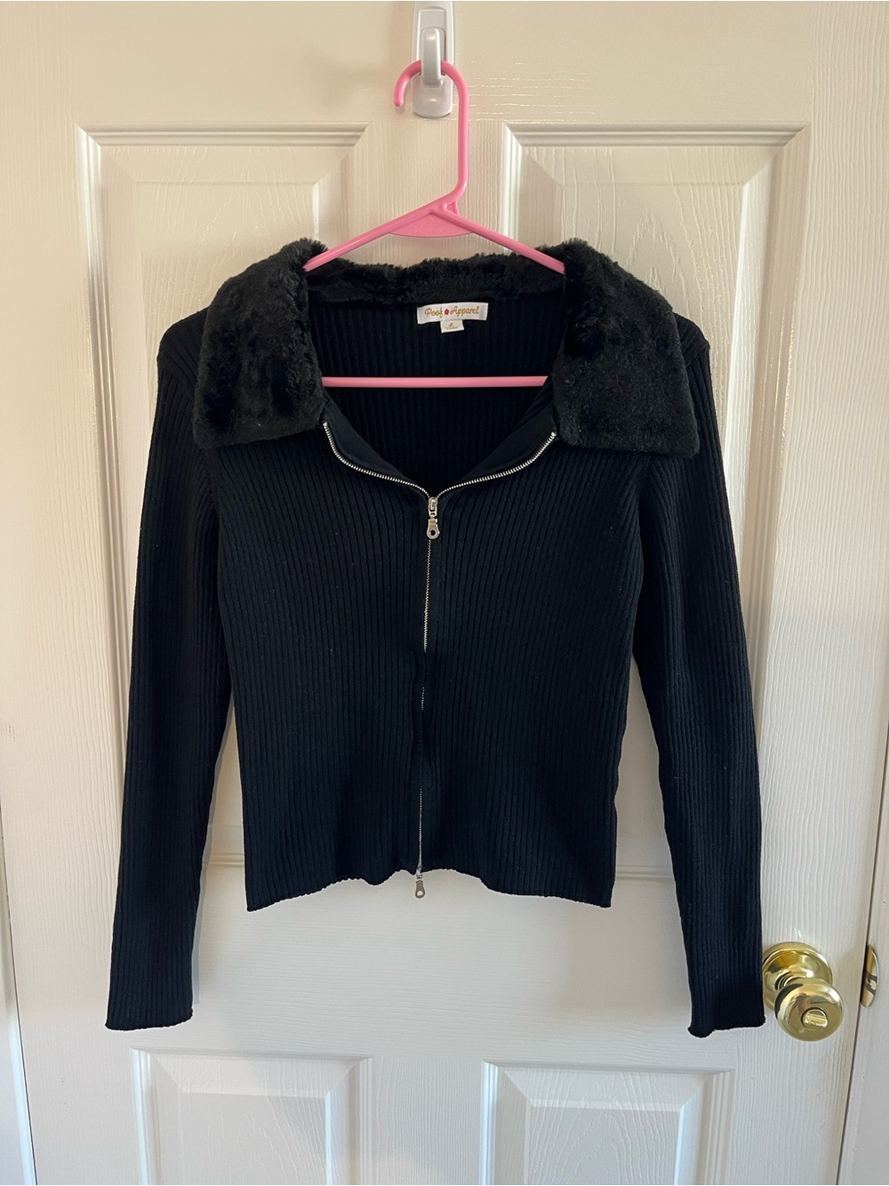 black jacket with fur trim collar